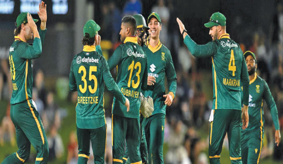 South Africa crush Australia to win ODI series