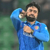 Kolkata stay in IPL playoff race