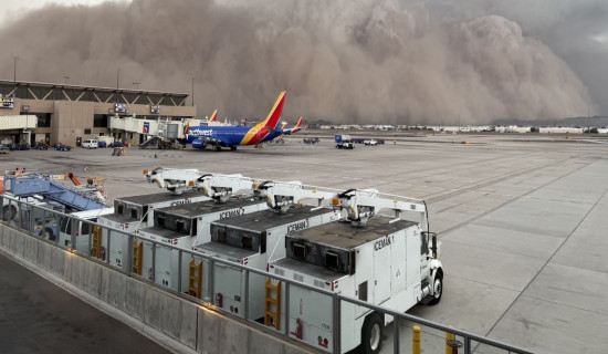 Storm disturbs power supply in Phoenix