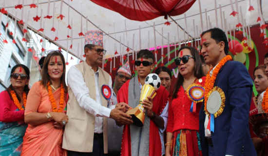 Captain Bhandari honoured in Tanahu