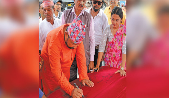 Bardibas youth turn sari a canvas of messages against child marriage