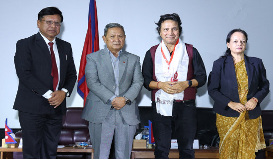 Minister Gurung urges artists to spread message of adopting healthy life