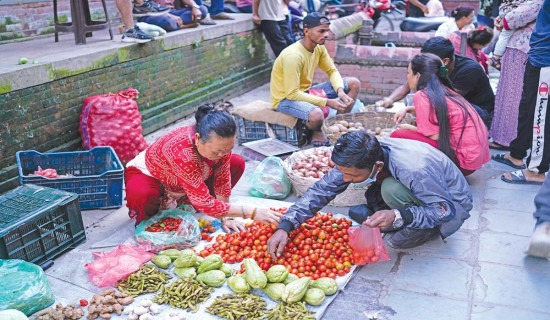 Everyday life in Kathmandu gradually returning to normal
