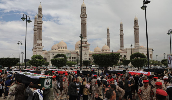 Hundreds attend funeral of 31 Yemeni reporters