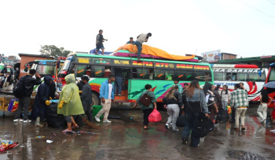 Over 611,000 people exit Kathmandu Valley for Dashain