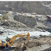 Life in Capital returns to normal after rain stops