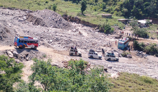 Nine highways blocked due to floods and landslides in three provinces
