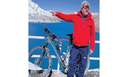 Comedian Gajurel treks to Tilicho Lake, promotes internal tourism