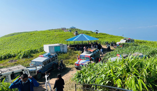 Crowd of domestic tourists flock to Kauledanda