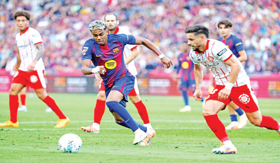 Barcelona claim La Liga lead