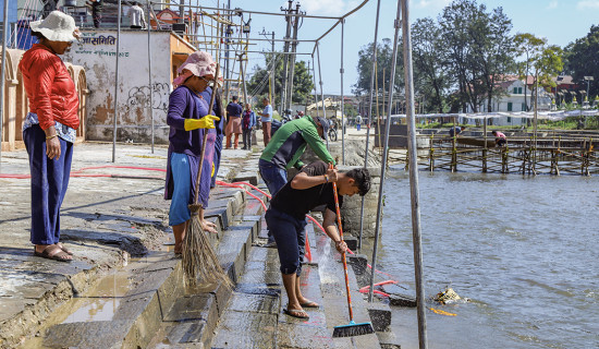 Chhath preparation at Gaurighat (Photo Features)