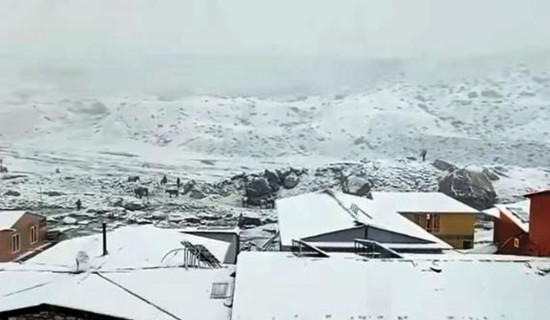 Heavy snowfall affects life in Khumbu region