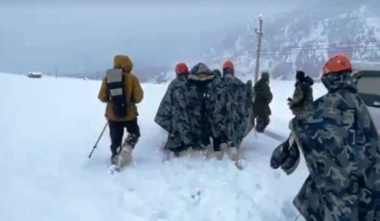750 trekkers rescued from Tilicho base camp after snowfall