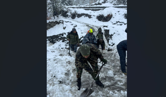 Rescue efforts on for three British and 12 domestic tourists stranded in Hidden Valley