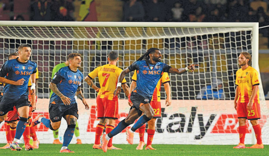 Napoli move clear at top of Serie A