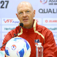 Gold being traded at Rs 236, 300 per tola today