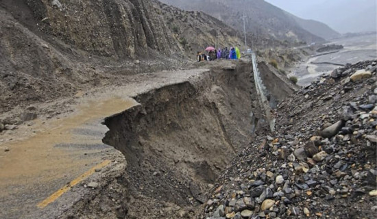 Road sinks at Panda Khola along Jomsom-Kagbeni section