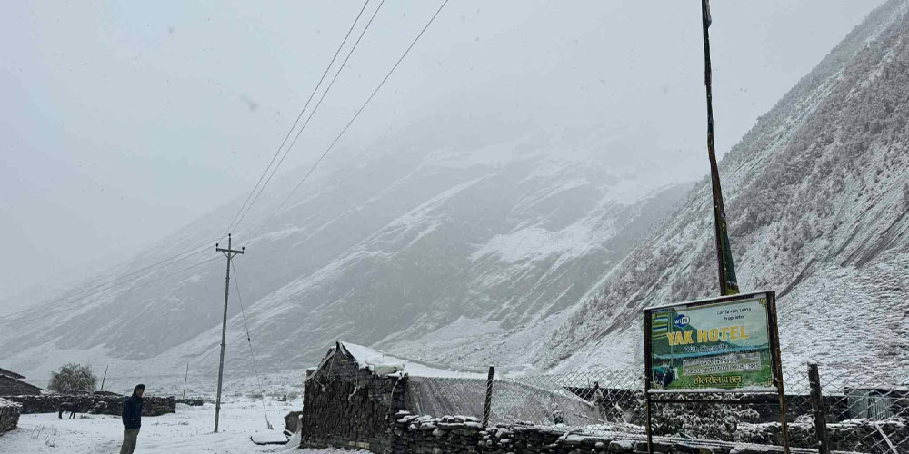 Tourist buried by landslide