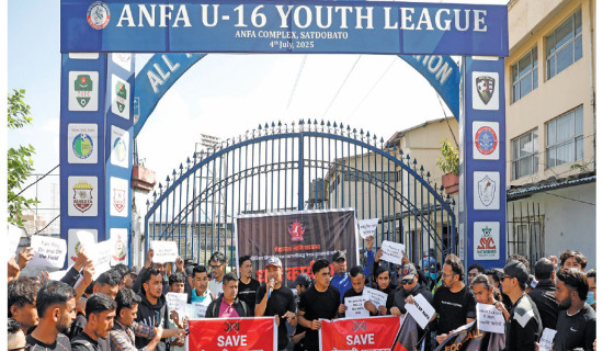Footballers protest at ANFA over irregular top-tier league