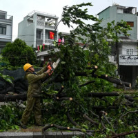 Soaring pollution in Pakistan's Lahore fills wards with sick children