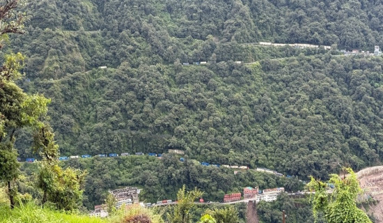 Delay in clearance by Nyalam Customs, 600 containers stranded on Chinese side