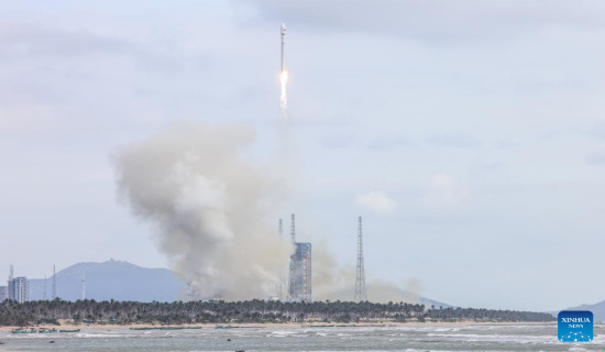 China launches low Earth orbit satellite group