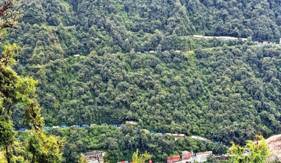 600 containers stranded at Nyalam