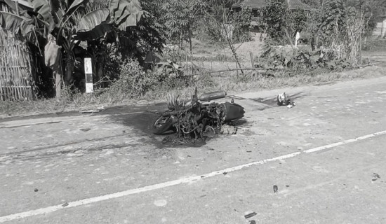 Two dead, four injured in Sindhuli bikes and truck accident