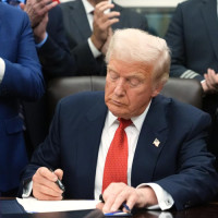 Chinese Ambassador Calls on Foreign Affairs Minister