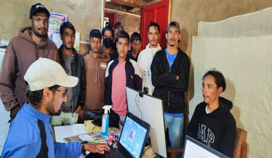 Locals voice for drawing attention of int'l community on damage by climate change