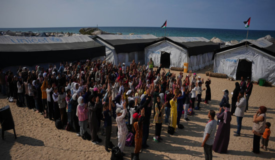 Gaza destruction leaves tens of thousands of children out of class