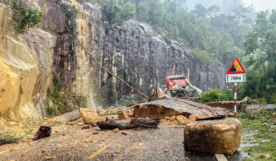 7 killed in landslides in Vietnam