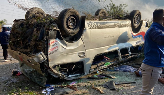 One dead, 14 injured in microbus accident in Dhankuta