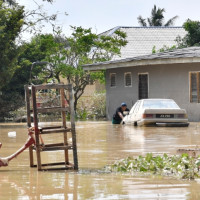 Building Planned Cities