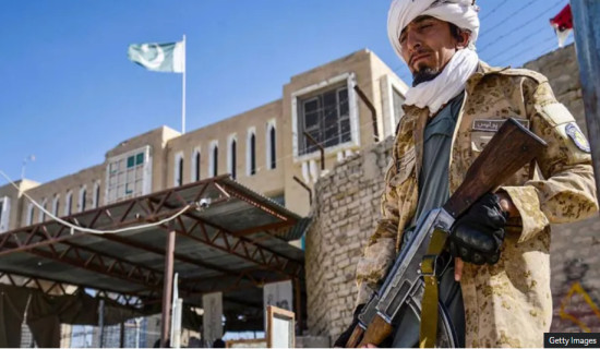 Deadly border fighting breaks out between Pakistan and Taliban