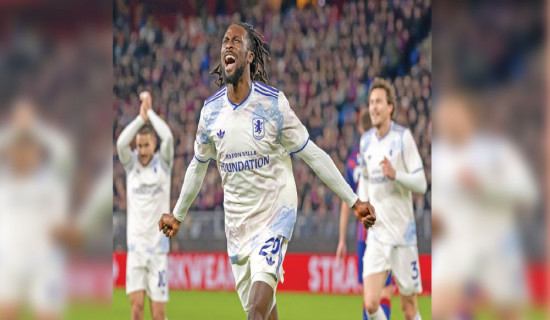 Aston Villa wins 8th straight game