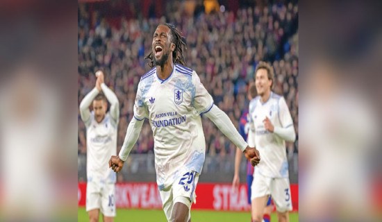 Aston Villa wins 8th straight game