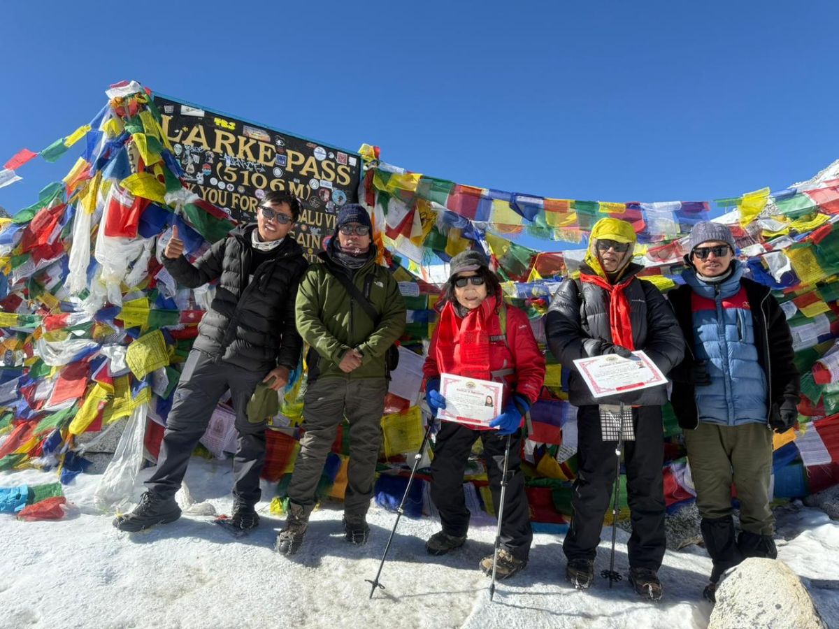 Septuagenarian Japanese couple climb over 5106 meter high Larke Pass