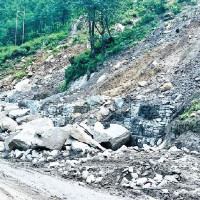 Bangladesh floods leave 71 dead, fears of waterborne disease rise