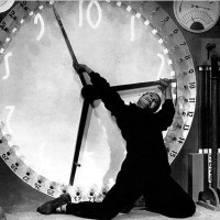 Fighting forces 10,000 Burmese to flee to Thailand