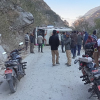 10 injured in student-carrying jeep mishap