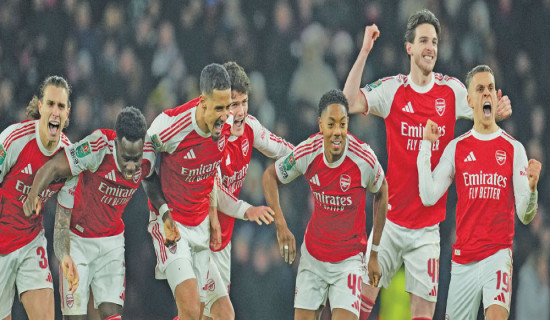 Arsenal reach League Cup semis