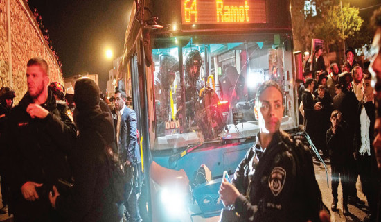 Netanyahu seeks calm  after bus tragedy