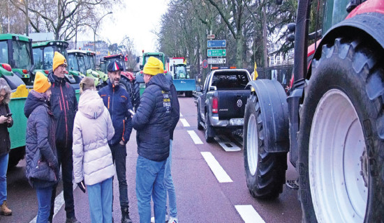 French farmers drive tractors into Paris over free trade deal