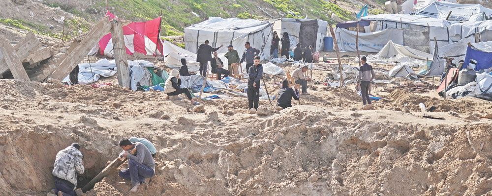 Israeli strikes kill 13 in Gaza