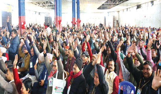 India's top court orders release of journalist held in illegal funding case