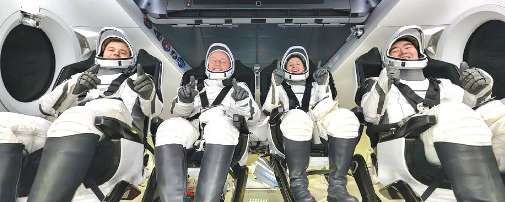 Ailing astronaut returns to Earth early in NASA's first medical evacuation