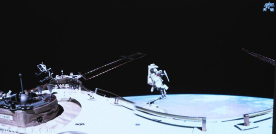 Retired extravehicular spacesuit returns to Earth via Shenzhou-20 spaceship