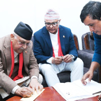 Apple loses position as most valuable firm amid tech sell-off