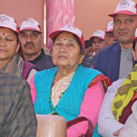 Gold price crosses Rs. 300,000 per tola